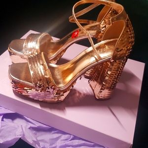 Madden Girl GOLD sandals 👡